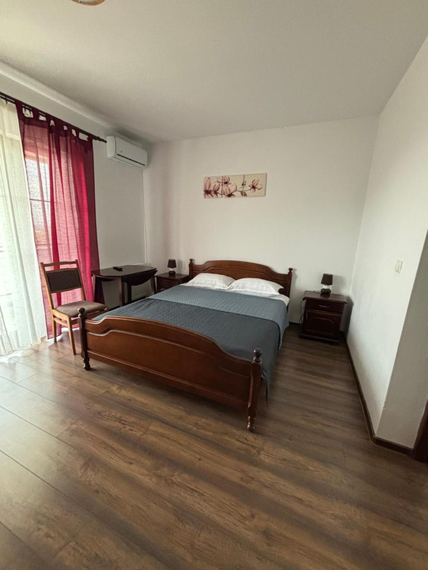 Pensiunea Emelys, Iasi Barnova Buitenkant foto